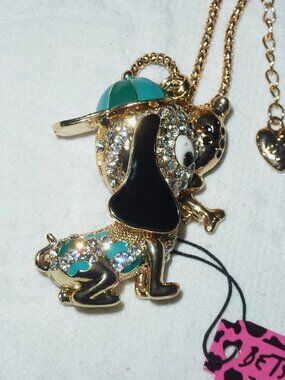 NWT Betsey Johnson Jeweled Dog Pendant With Green Enamel Long Gold Tone Chain